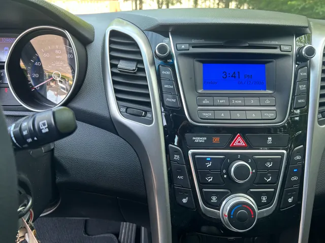 2016 Hyundai Elantra GT Base - Photo 19