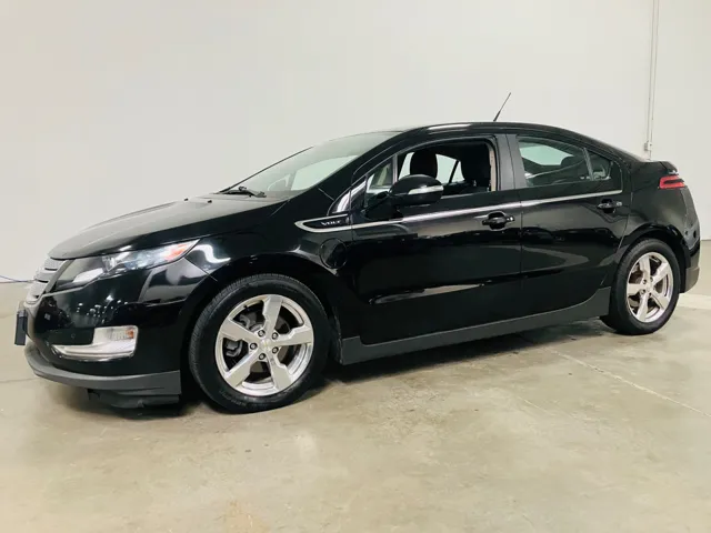 2012 Chevrolet Volt photo 2