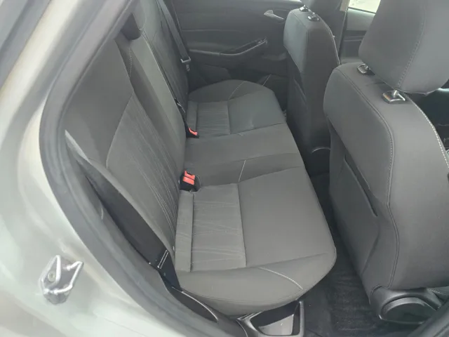 2017 Ford Focus SE - Photo 7