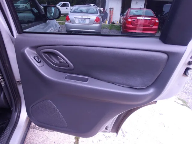 2004 Mazda Tribute LX - Photo 14
