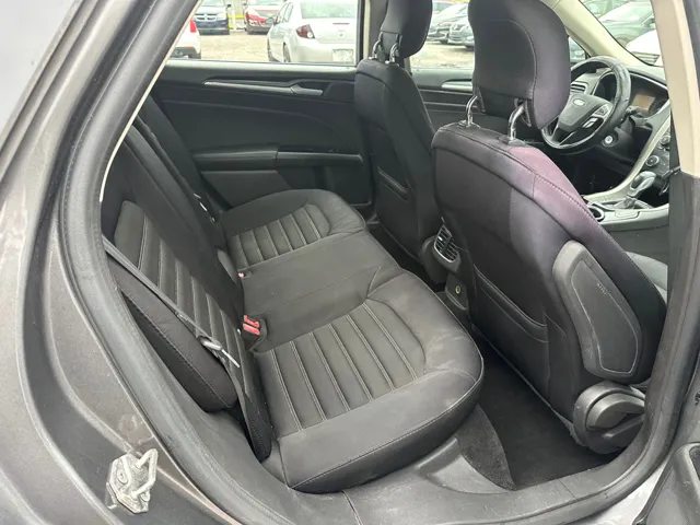 2014 Ford Fusion SE - Photo 14