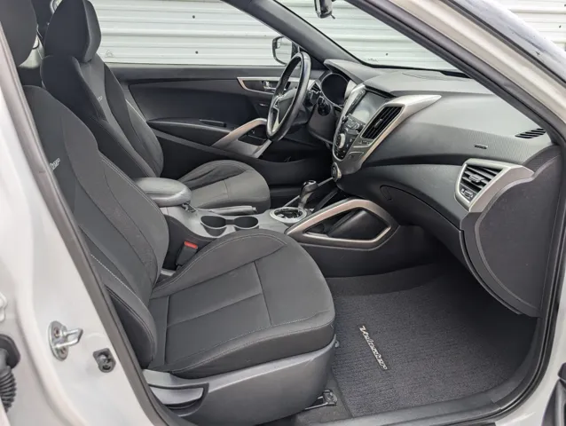 2017 Hyundai Veloster Value Edition photo 16