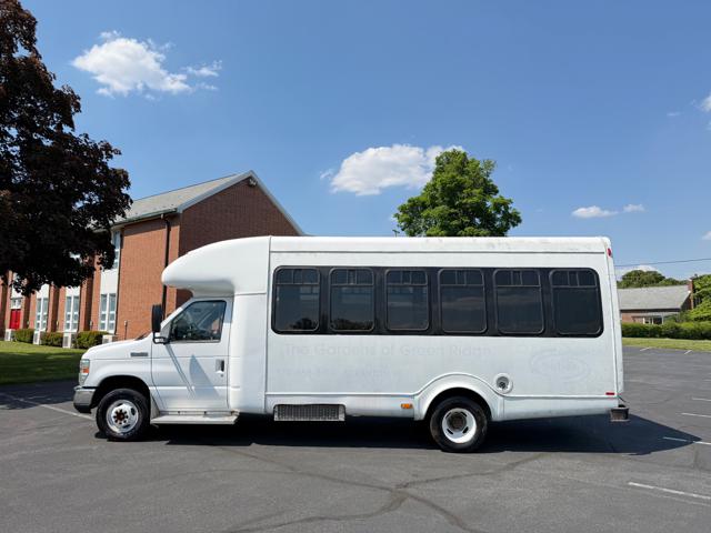 2013 Ford Econoline E450 Shuttle Bus