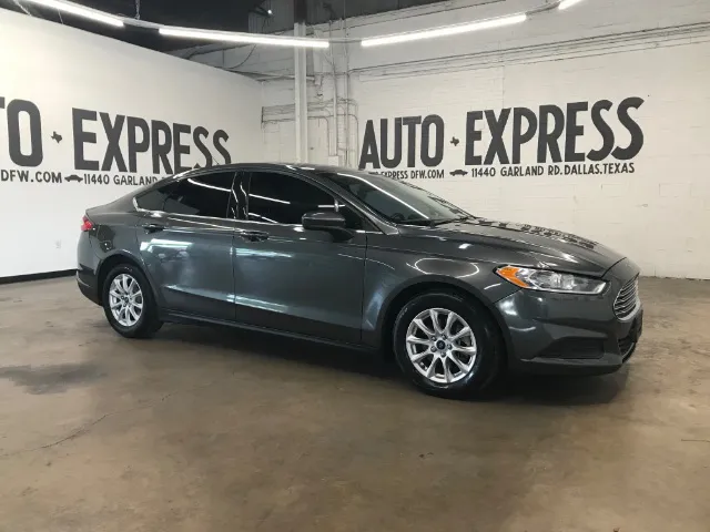 2016 Ford Fusion S FWD's photo