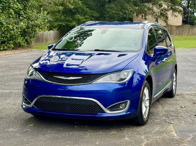 2019 Chrysler Pacifica Touring L Plus's photo