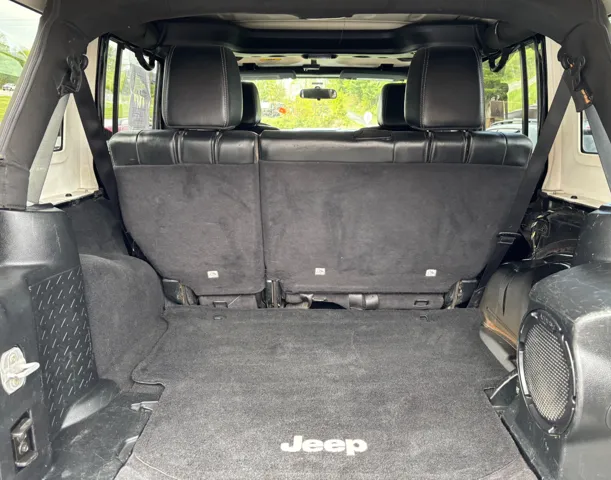 2012 Jeep Wrangler Unlimited Rubicon - Photo 9
