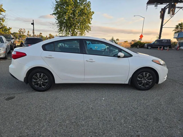2014 Kia Forte LX - Photo 9