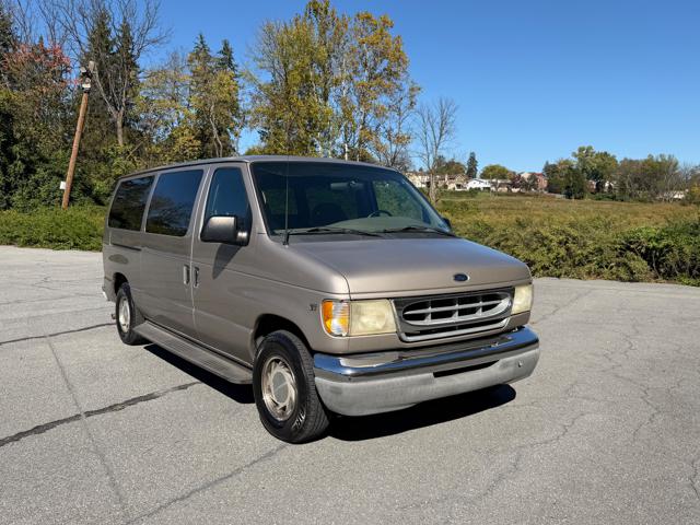 2001 Ford Econoline Wagon E-150 XLT
