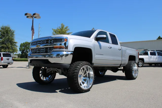 2019 Chevrolet Silverado 1500 LD LT's photo