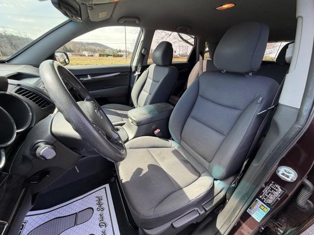 2011 Kia Sorento LX 2WD