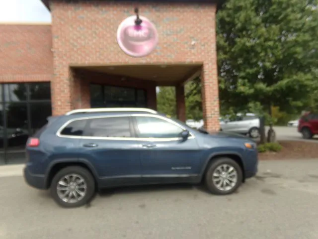 2019 Jeep Cherokee Latitude Plus 4WD photo