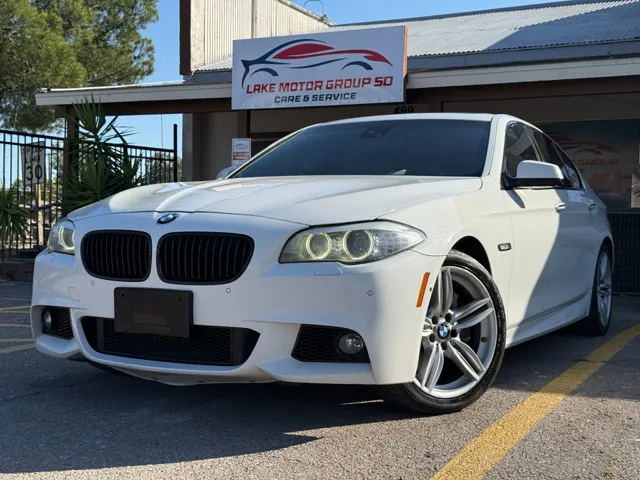 2012 BMW 5 Series 550i Sedan's photo