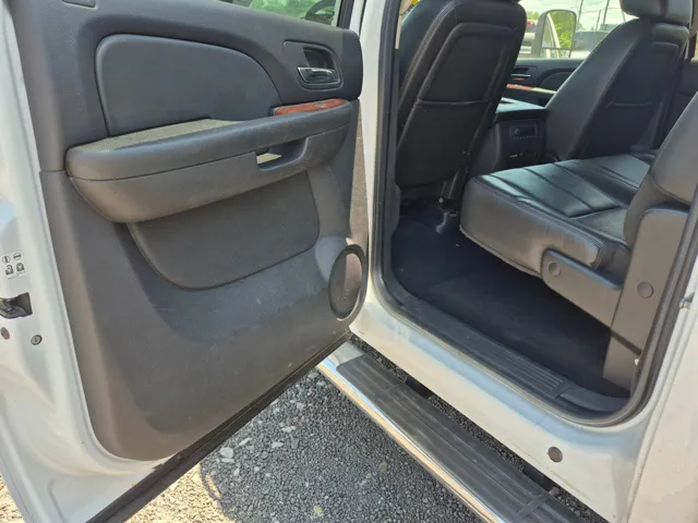 2011 Chevrolet Silverado 3500HD LTZ - Photo 10