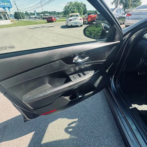 2021 Kia Forte GT - Photo 8
