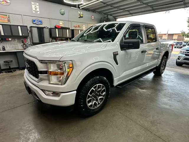 2021 Ford F-150 XL's photo