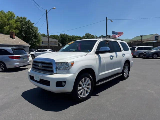 2010 Toyota Sequoia 5.7 Auto Platinum's photo
