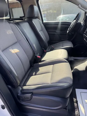 2017 Nissan Titan S - Photo 8