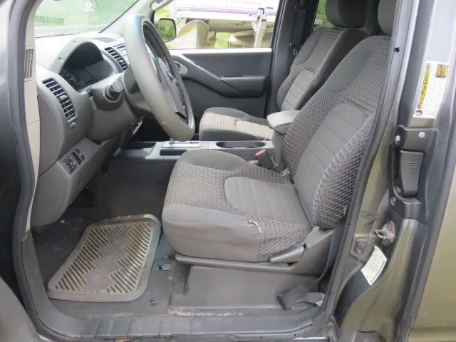 2008 Nissan Frontier SE King Cab photo 10