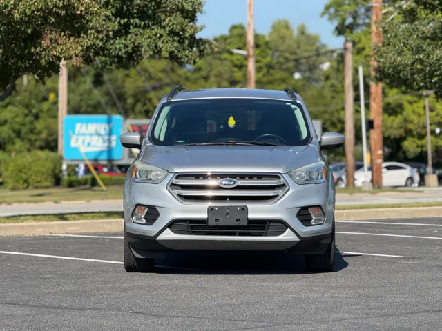 2017 Ford Escape SE photo 2