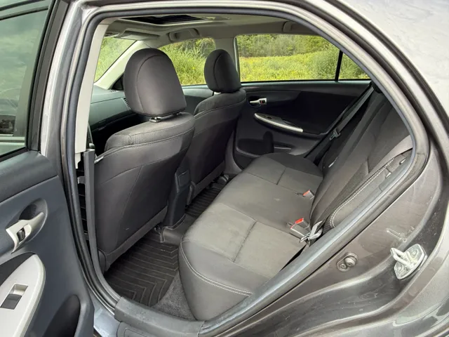 2013 Toyota Corolla S photo 12