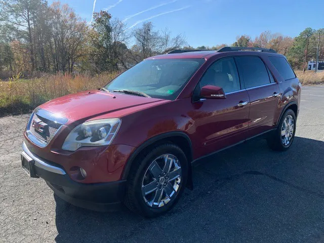 2010 GMC Acadia SLT2's photo