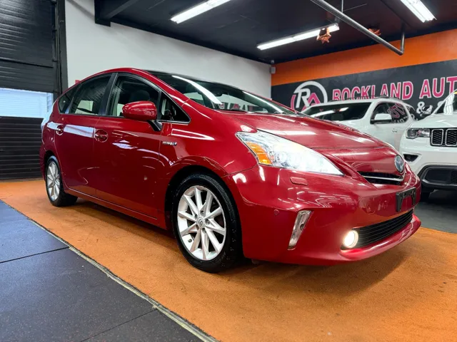 2012 Toyota Prius v Five's photo