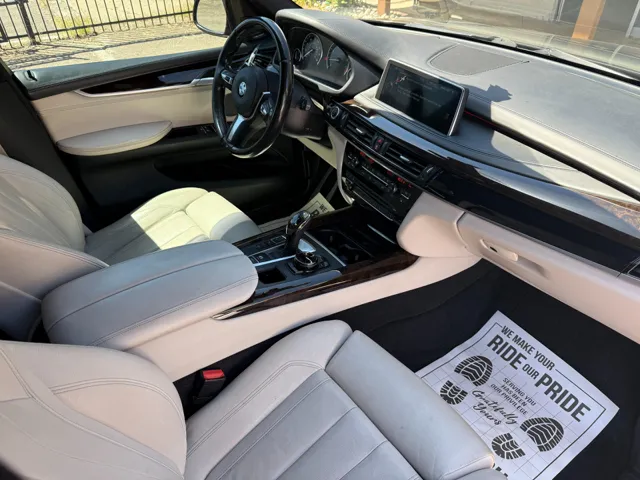 2015 BMW X5 xDrive50i - Photo 24