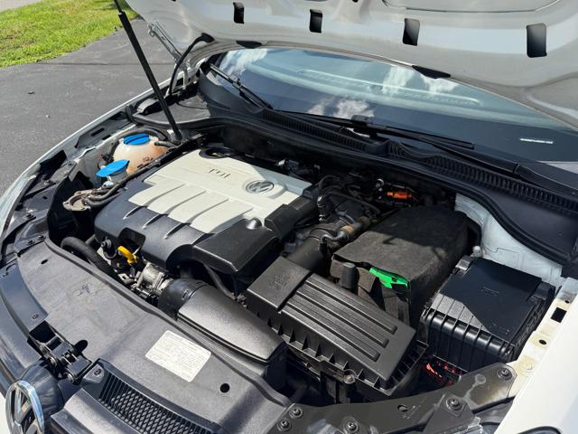 2014 Volkswagen Golf 2.0L 4-Door TDI