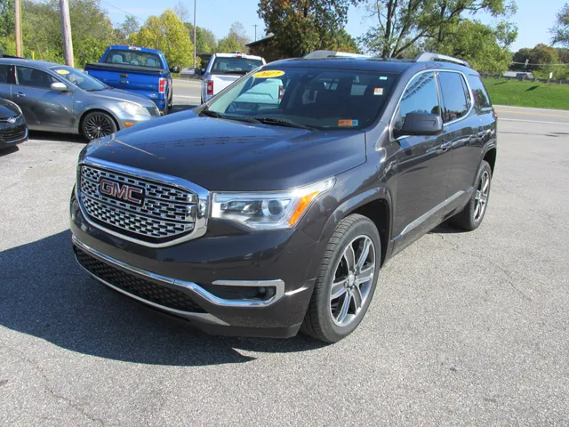 2017 GMC Acadia Denali's photo