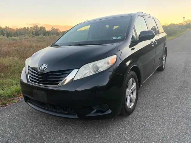 2015 Toyota Sienna LE