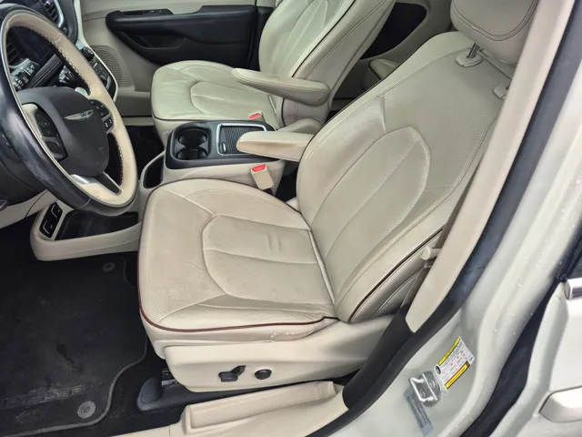 2017 Chrysler Pacifica Limited - Photo 12