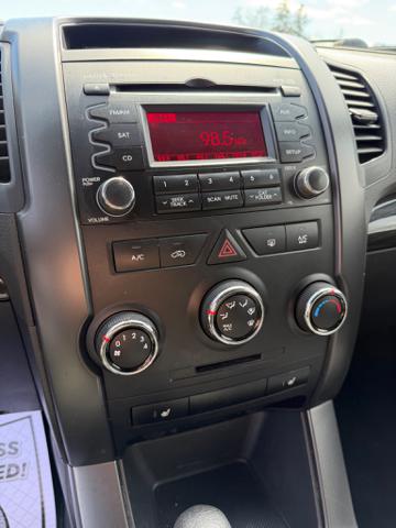 2011 Kia Sorento LX 2WD