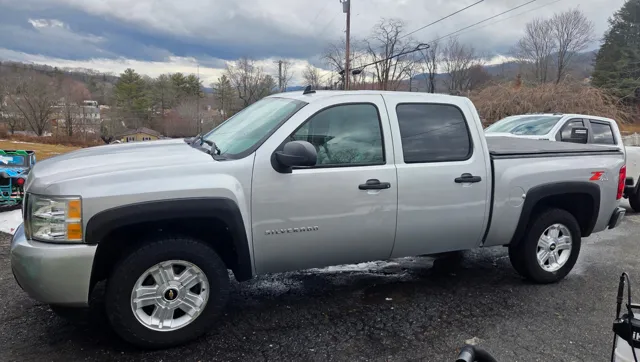 2011 Chevrolet Silverado 1500 LT 4X4 Crew Cab's photo