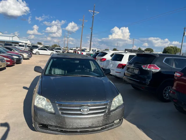 2006 Toyota Avalon XL's photo