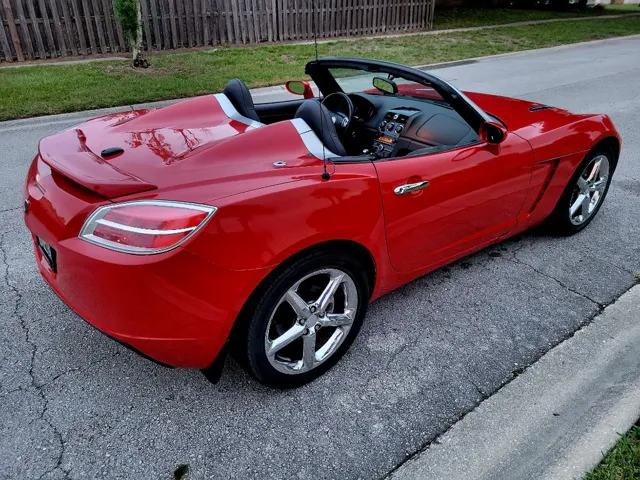 2007 Saturn Sky Roadster - Photo 8