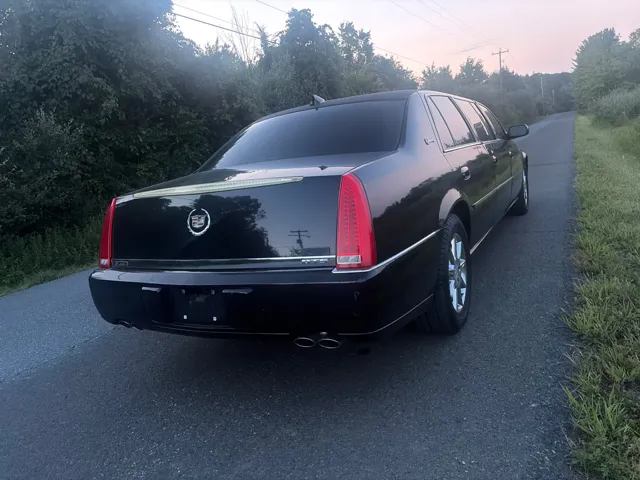 2011 Cadillac DTS Livery - Photo 7