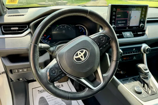 2021 Toyota RAV4 XSE - Photo 17