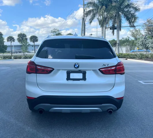 2017 BMW X1 28i - Photo 10