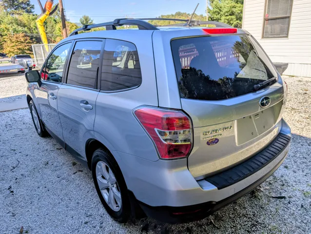 2014 Subaru Forester 2.5i photo 13