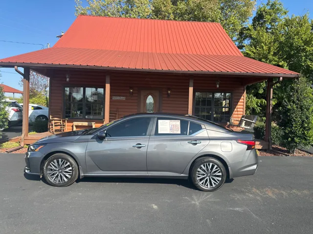 2024 Nissan Altima SV