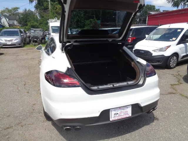 2015 Porsche Panamera S - Photo 11