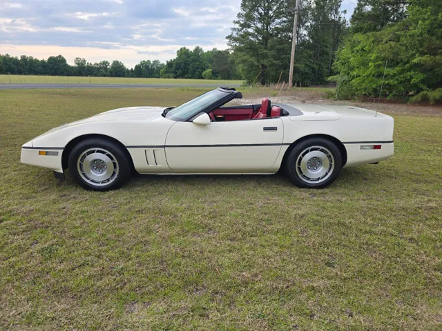 1987 Chevrolet Corvette's photo