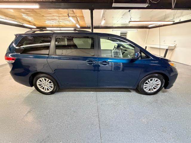 2012 Toyota Sienna Limited FWD 7-Passsenger V6