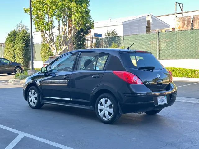 2011 Nissan Versa SL - Photo 16