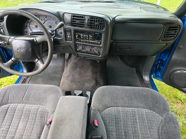 2000 Chevrolet S-10 LS - Photo 11