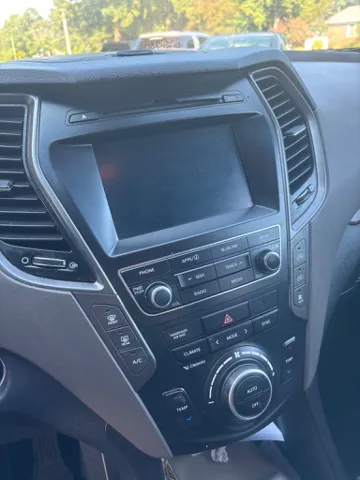 2018 Hyundai Santa Fe SE - Photo 6