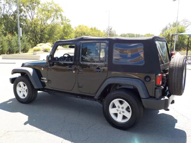 2018 Jeep Wrangler Unlimited Sport photo 2