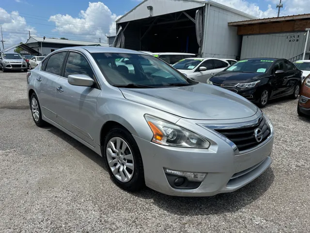 2015 Nissan Altima 2.5 FWD photo