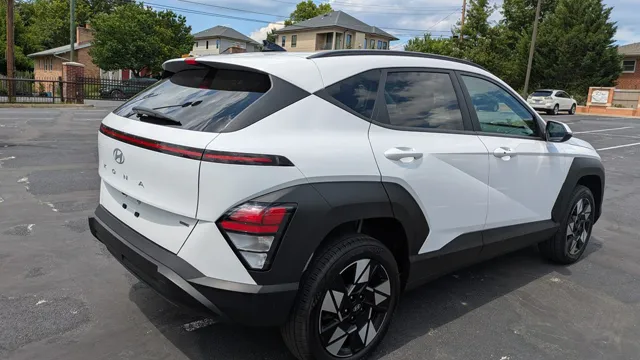 2025 Hyundai Kona SEL - Photo 4