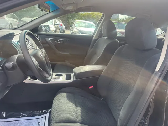 2015 Nissan Altima SV - Photo 10